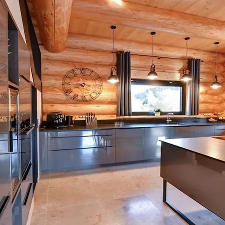 Casa de Férias Ferienblockhaus Schwarzwald - Luxus Mit Sauna & Whirlpool *